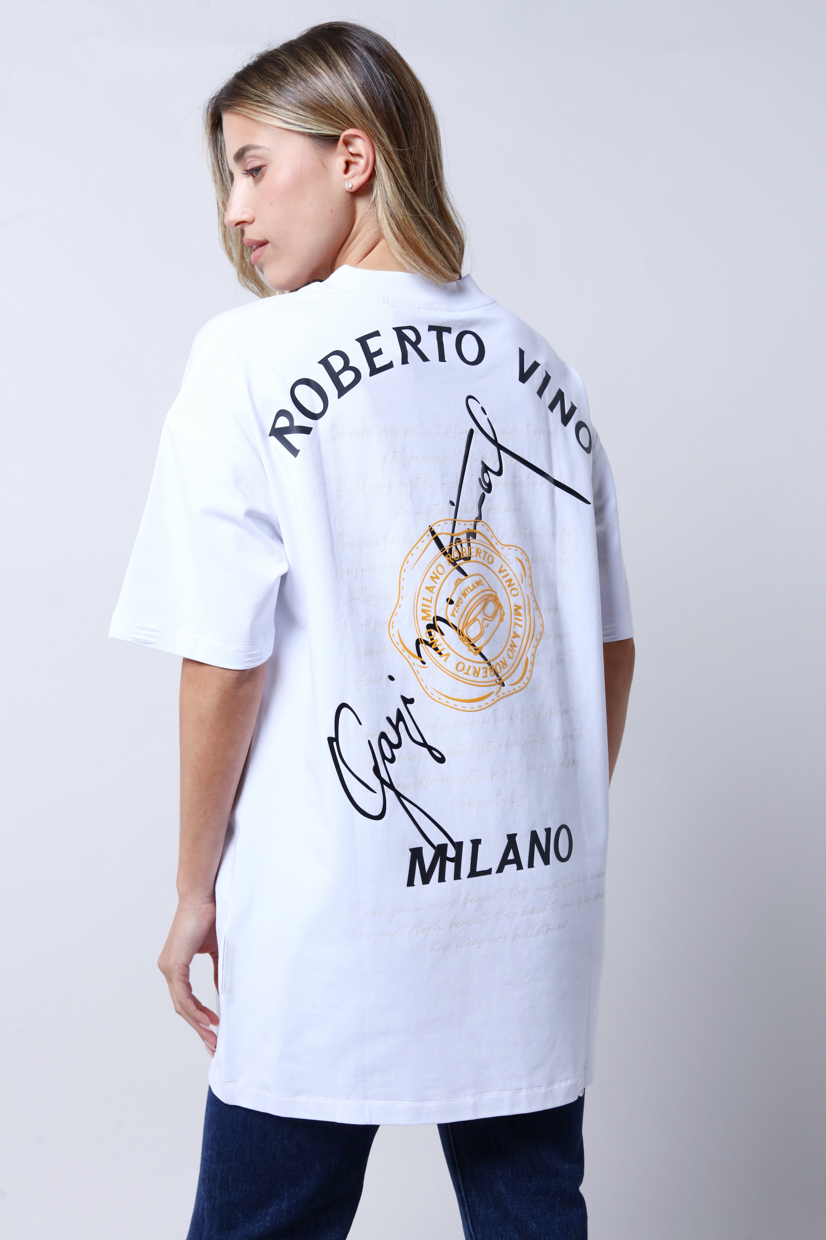 חולצת טי שירט ROBERTO VINO בצבע לבן לנשים