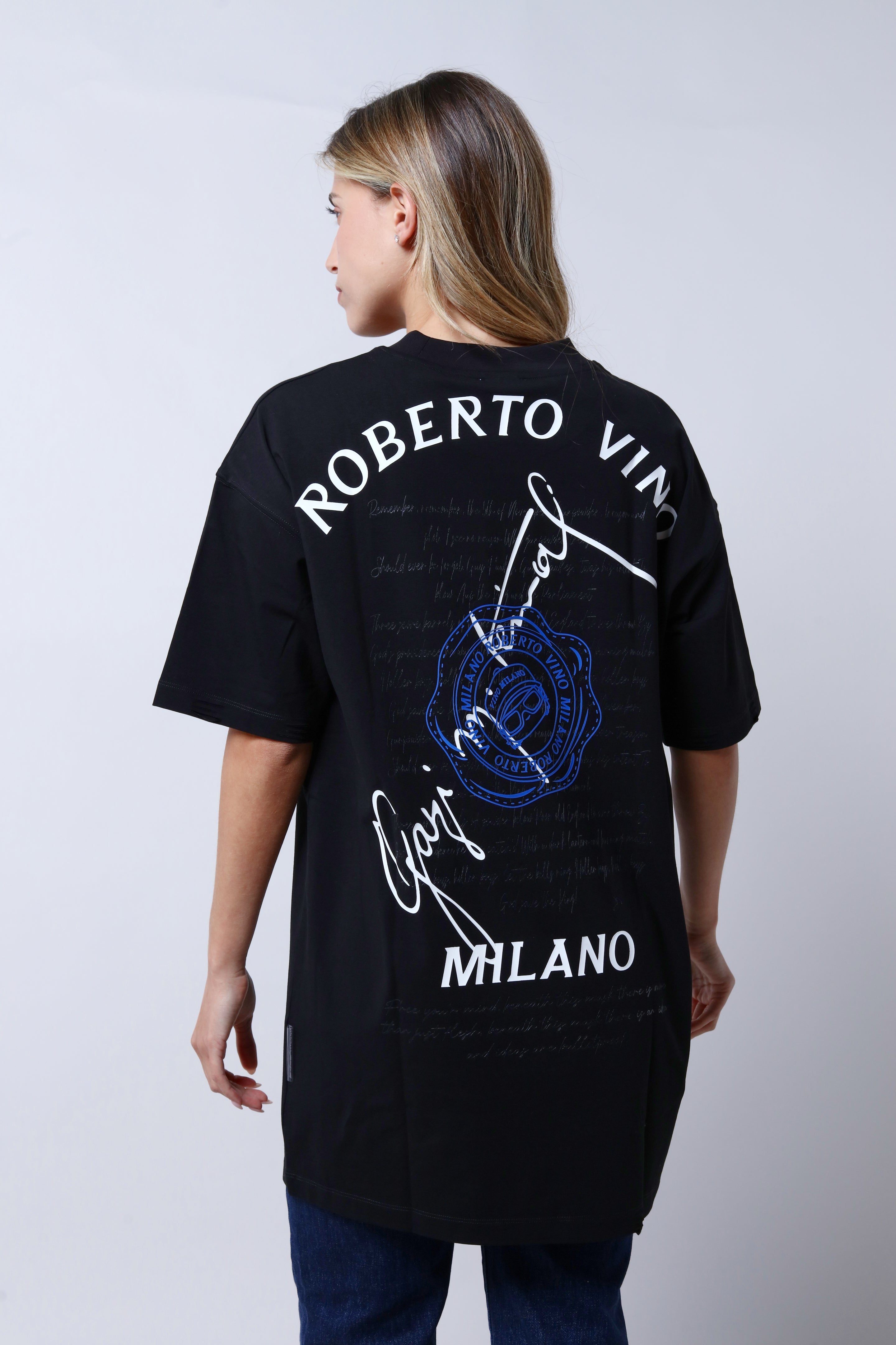 חולצת טי שירט ROBERTO VINO בצבע שחור לנשים
