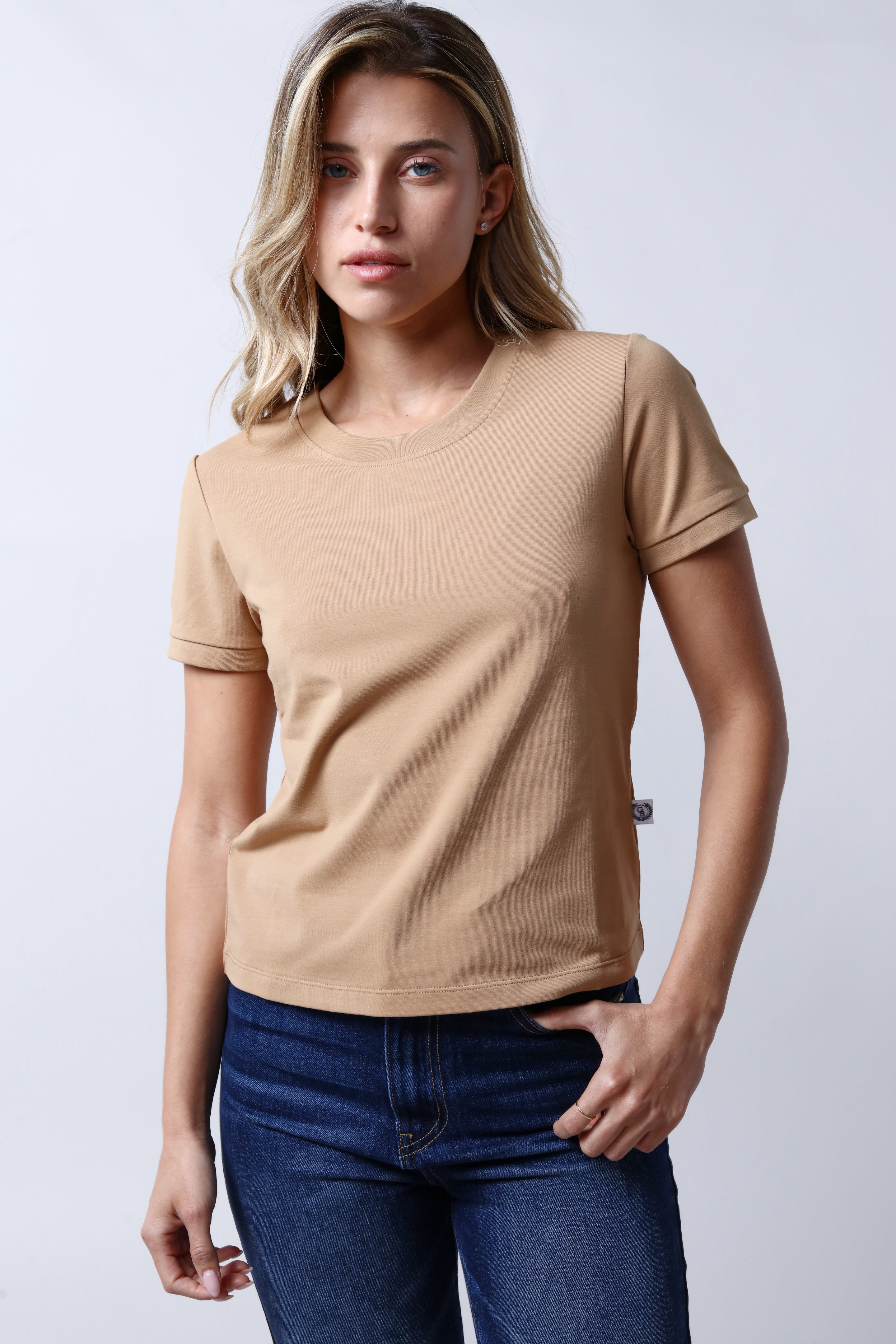 חולצת טי שירט GIORGIO BELLINI בצבע חום לנשים