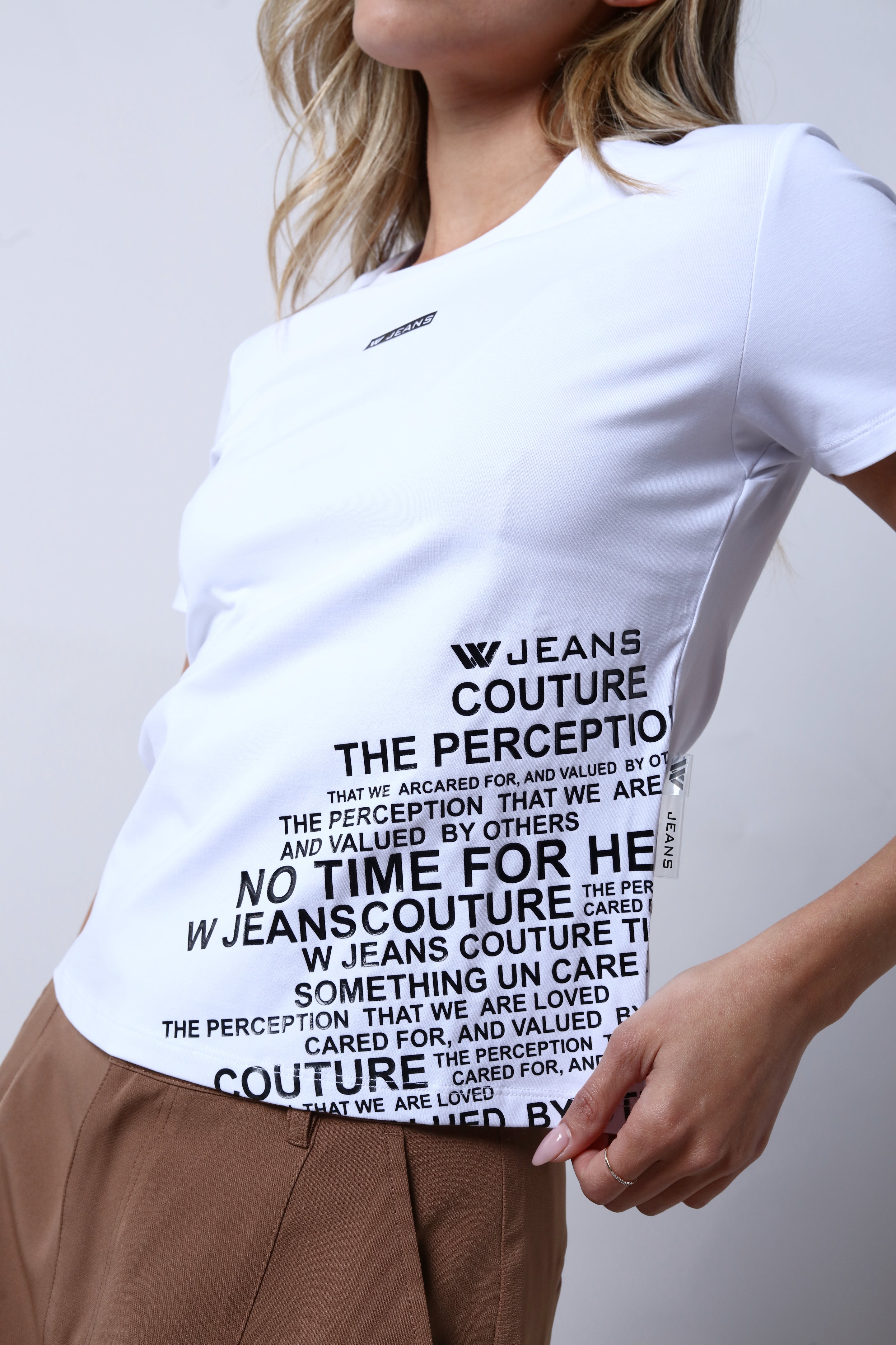 חולצת טי שירט W JEANS בצבע לבן לנשים