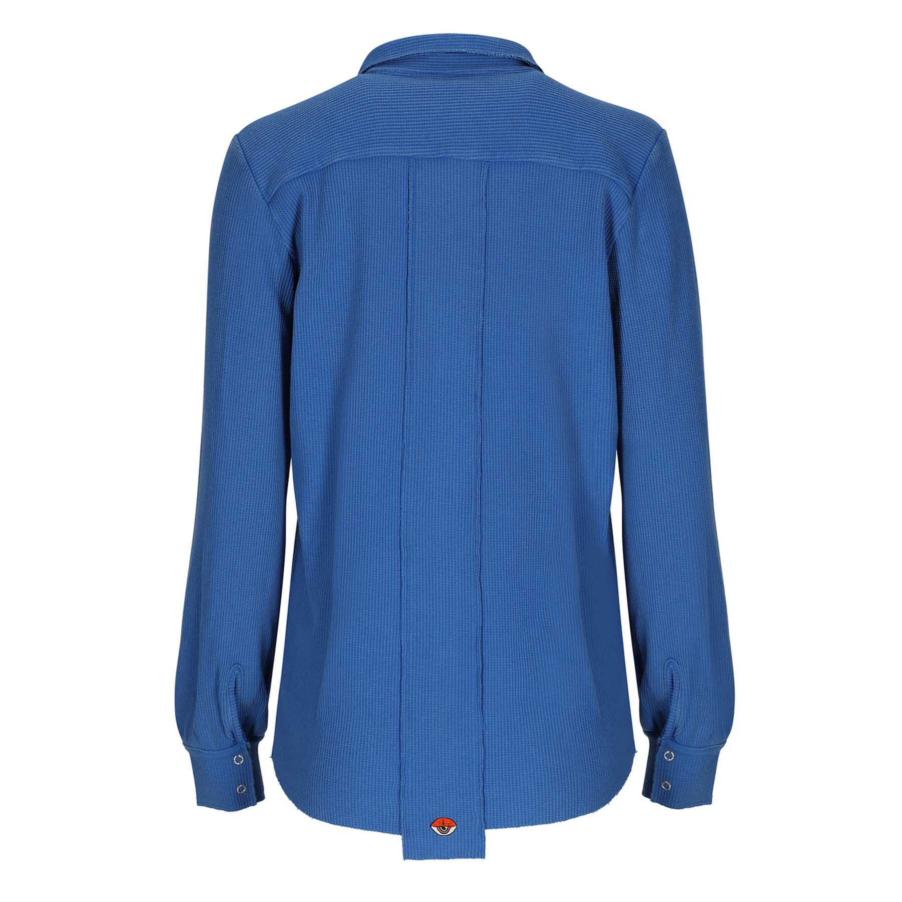 חולצת וואפל מכופתרת לנשים בצבע כחול