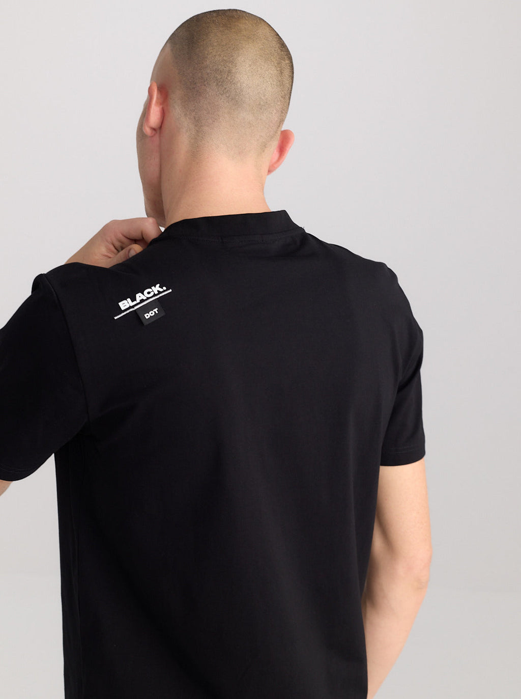 T- SHIRT EMBOSSED LOGO