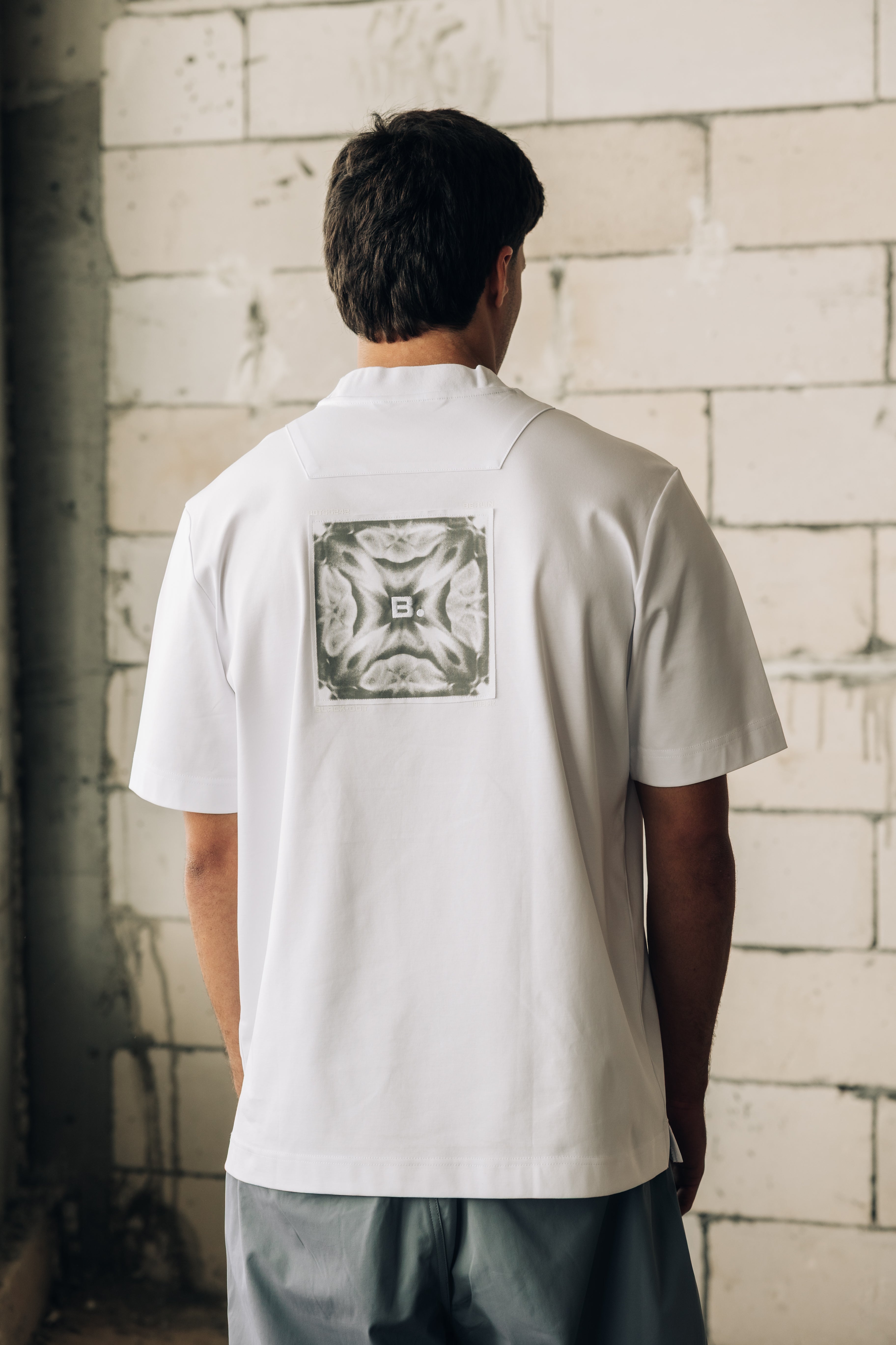 T-SHIRT BD bold graphic