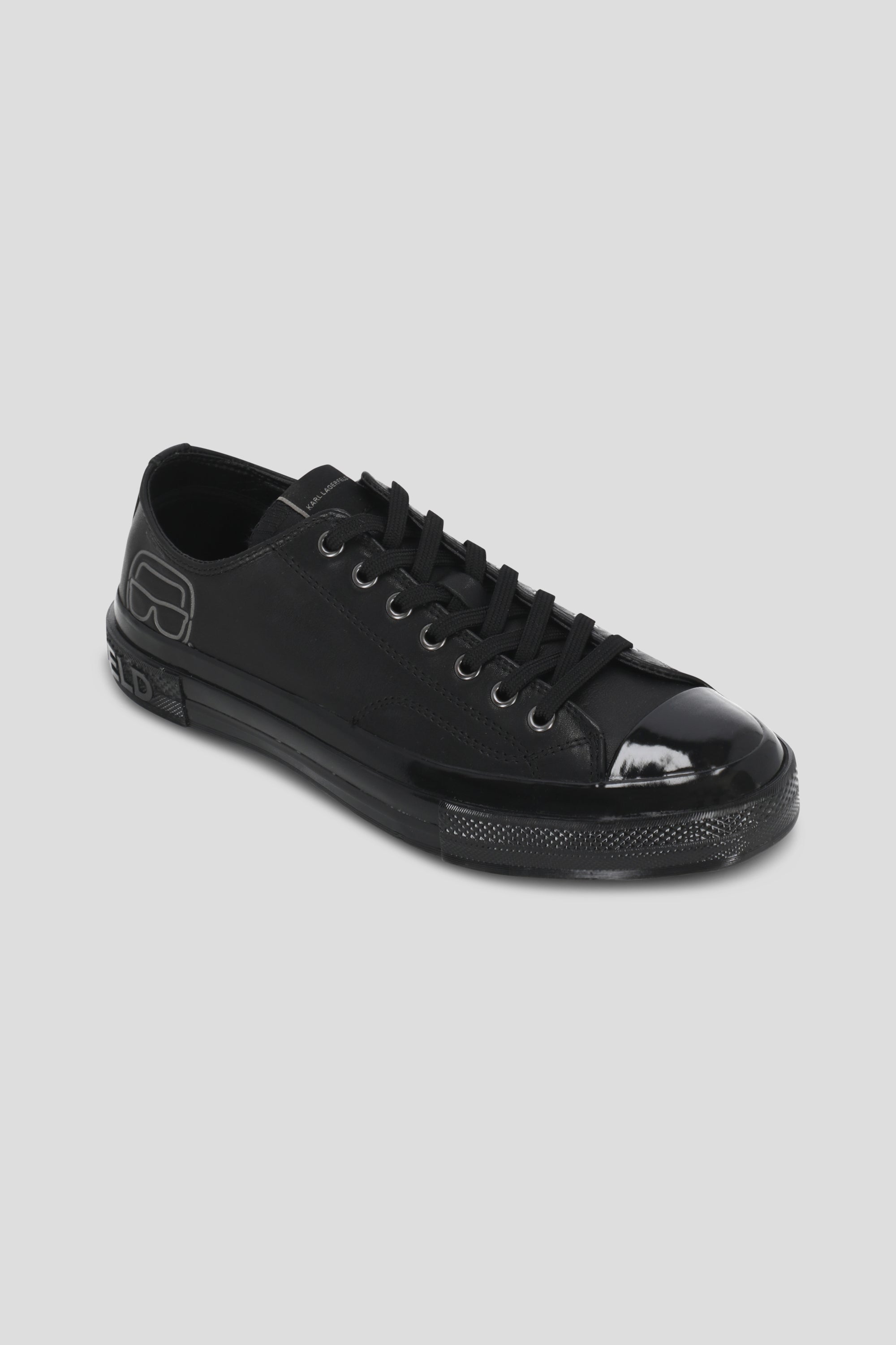 נעלי סניקרס לגברים בצבע שחור
