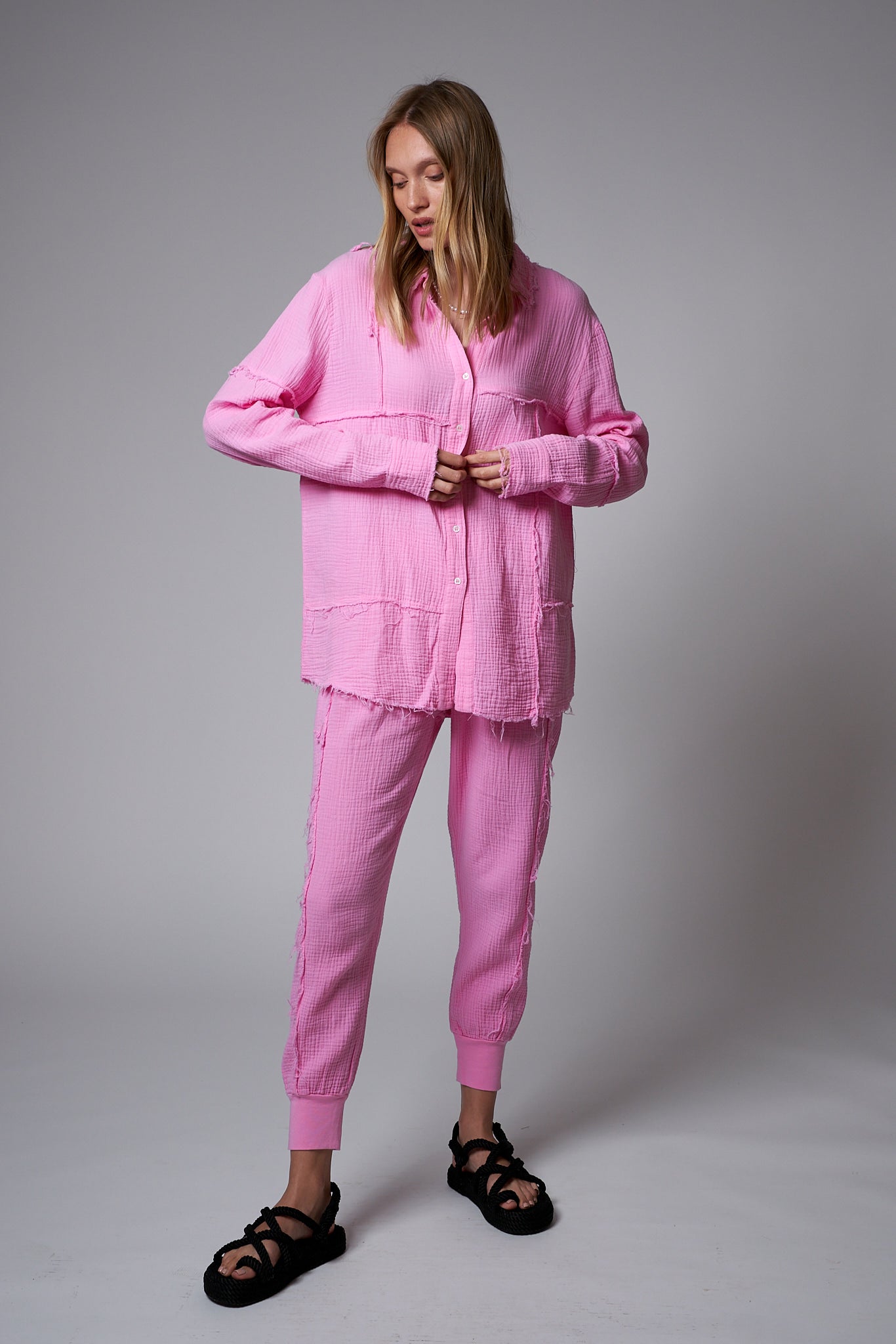 חולצת טטרה לנשים ורודה