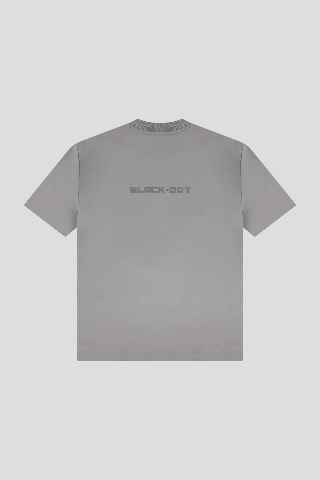 טישרט BLACK DOT - לוגו מינימלי