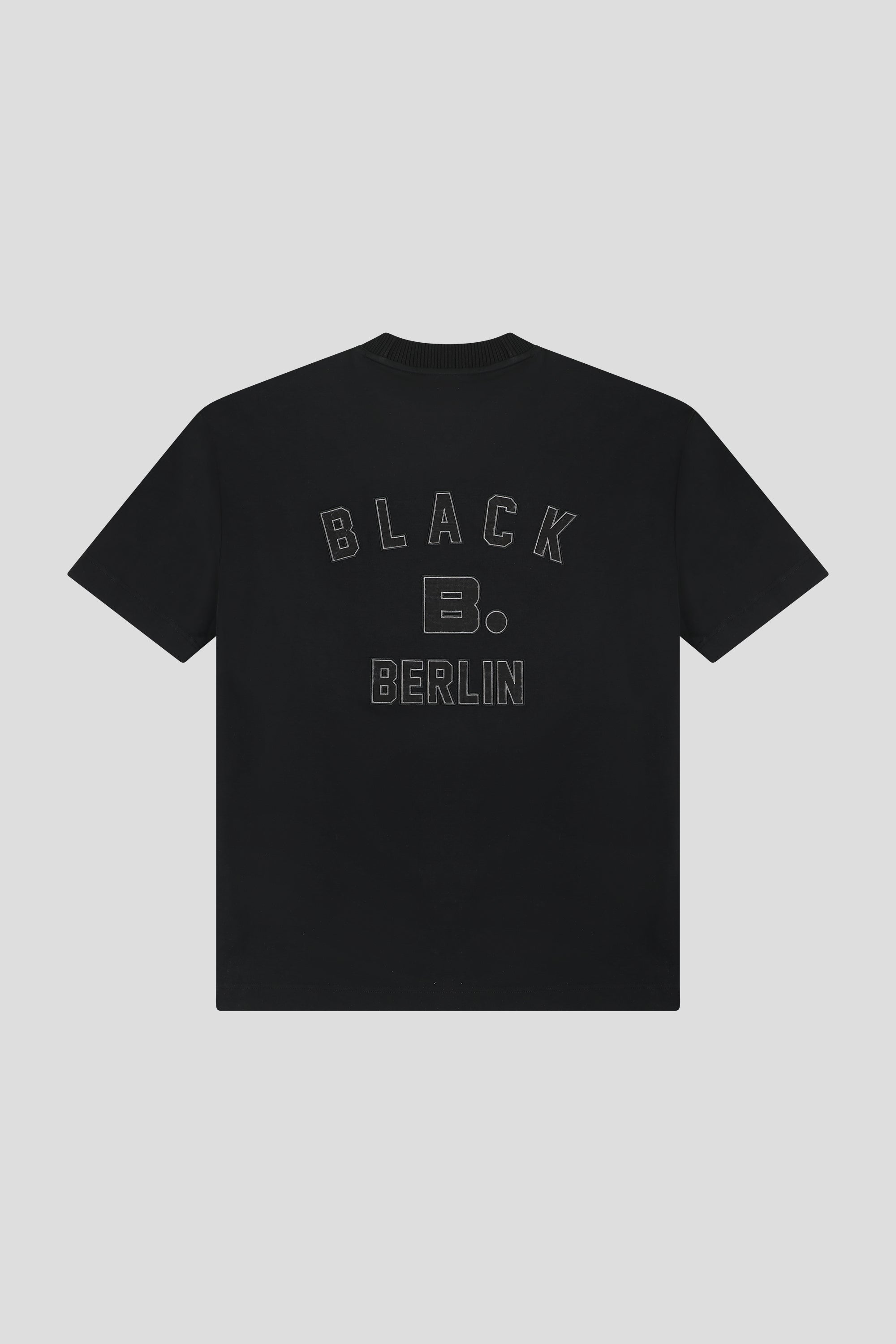 טישרט BLACK DOT - הדפס גב