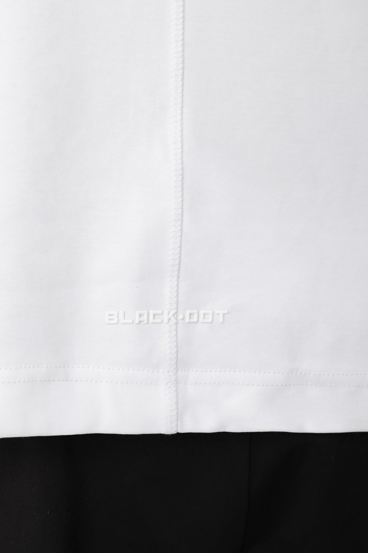 טישרט BLACK DOT - שרוול ארוך מיתוג אנכי