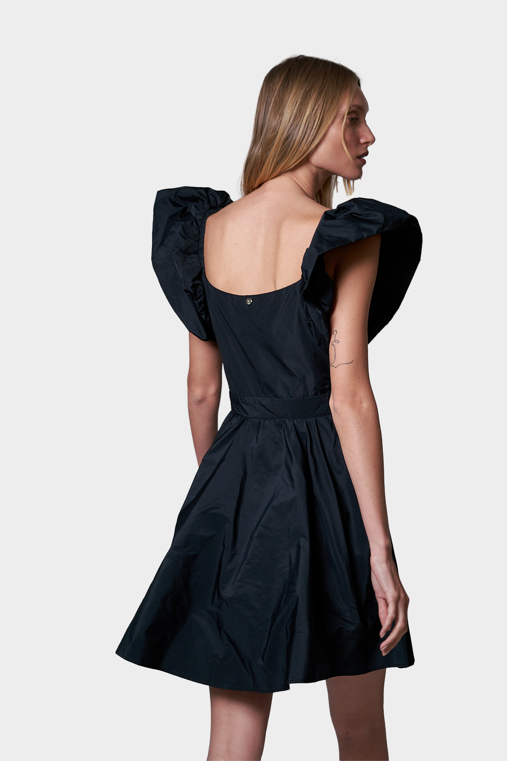 שמלה קצרה לנשים כתפיים נפוחות LIU JO Vendome online | ונדום .