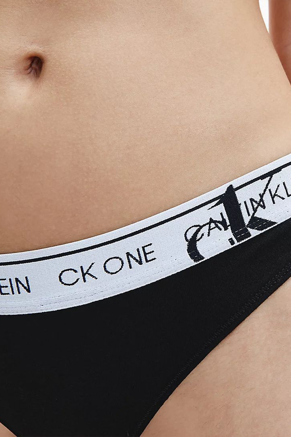 תחתונים לנשים בצבע שחור CALVIN KLEIN