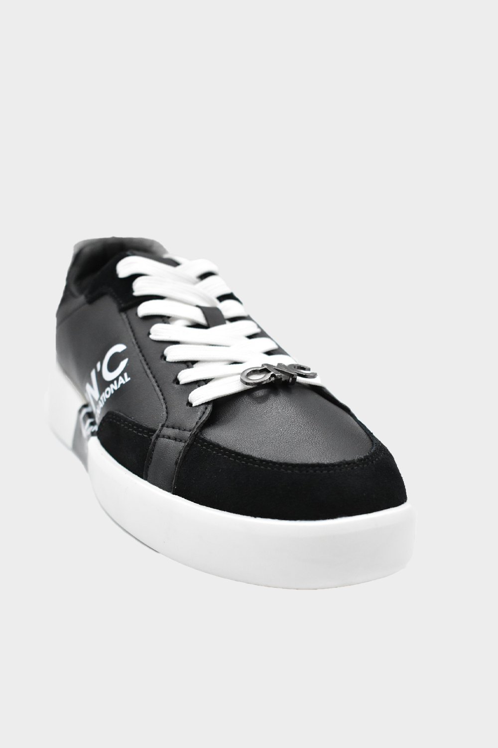 נעלי סניקרס לגברים בצבע שחור
