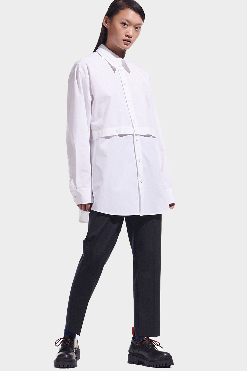חולצה מכופתרת לנשים בצבע לבן KARL LAGERFELD Vendome online | ונדום .