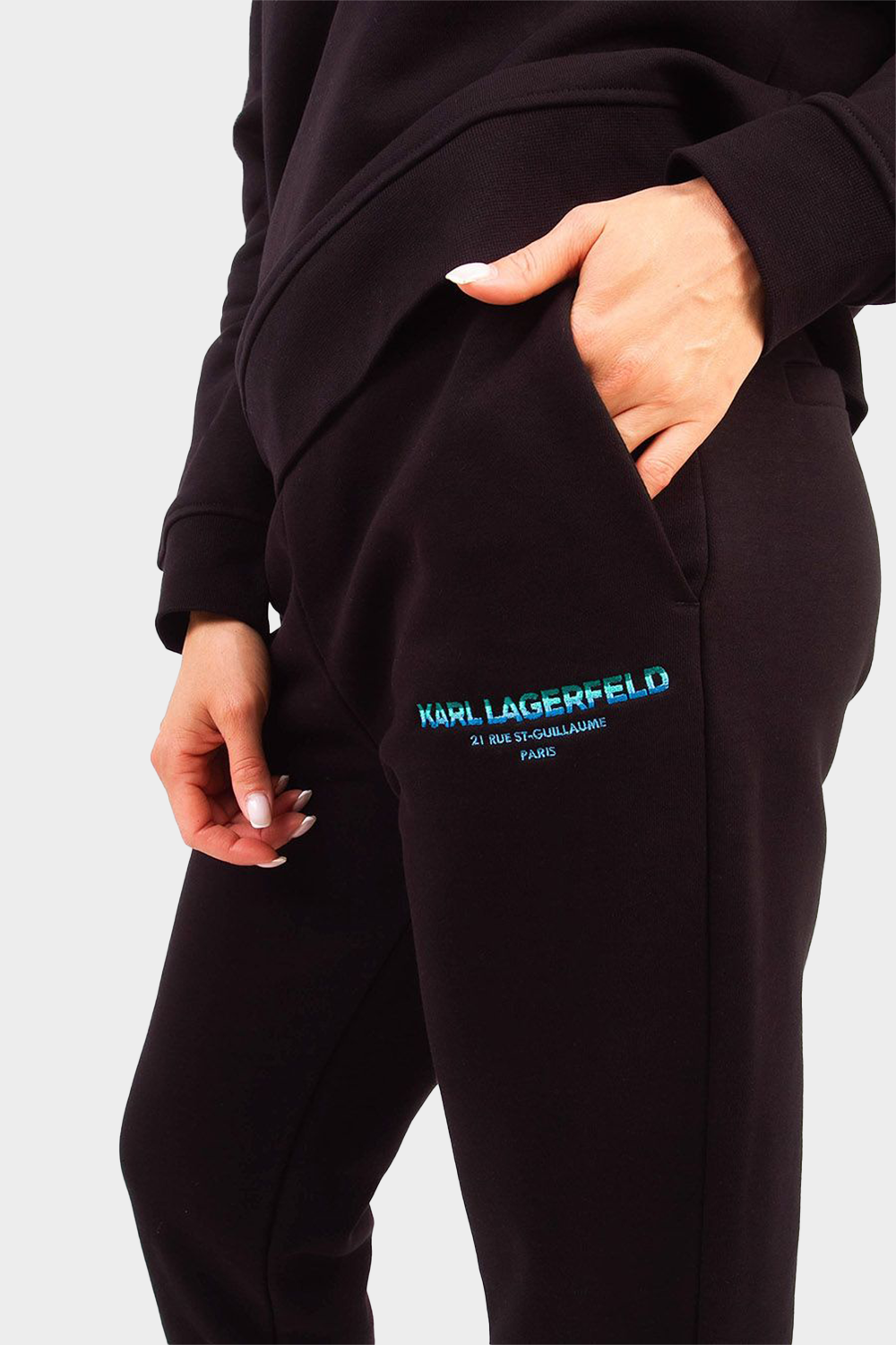 מכנסי טרנינג לנשים בצבע שחור KARL LAGERFELD Vendome online | ונדום .